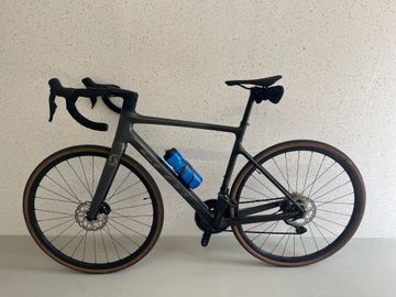 Scott Addict Shimano 105 Di2 2023 Road & Gravel usato