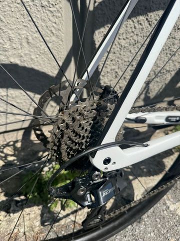 Trek Émonda SL 5 2024 2024 Road & Gravel usato, Bianco — immagine 15 di 16