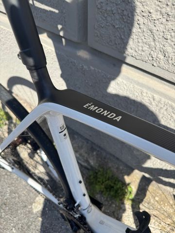 Trek Émonda SL 5 2024 2024 Road & Gravel usato, Bianco — immagine 4 di 16