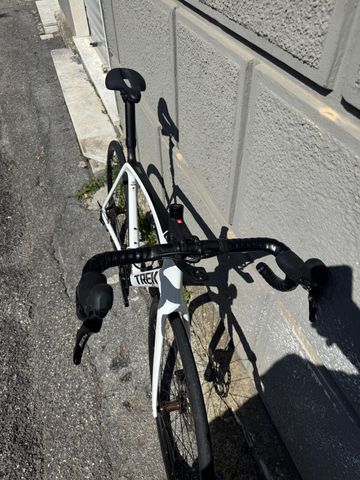 Trek Émonda SL 5 2024 2024 Road & Gravel usato, Bianco — immagine 14 di 16