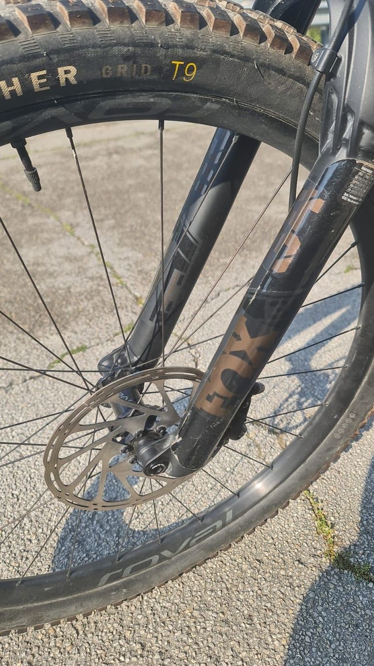Used Specialized Stumpjumper Expert 2022 2022 Mountainbike, Black, 29 — image 6 of 10