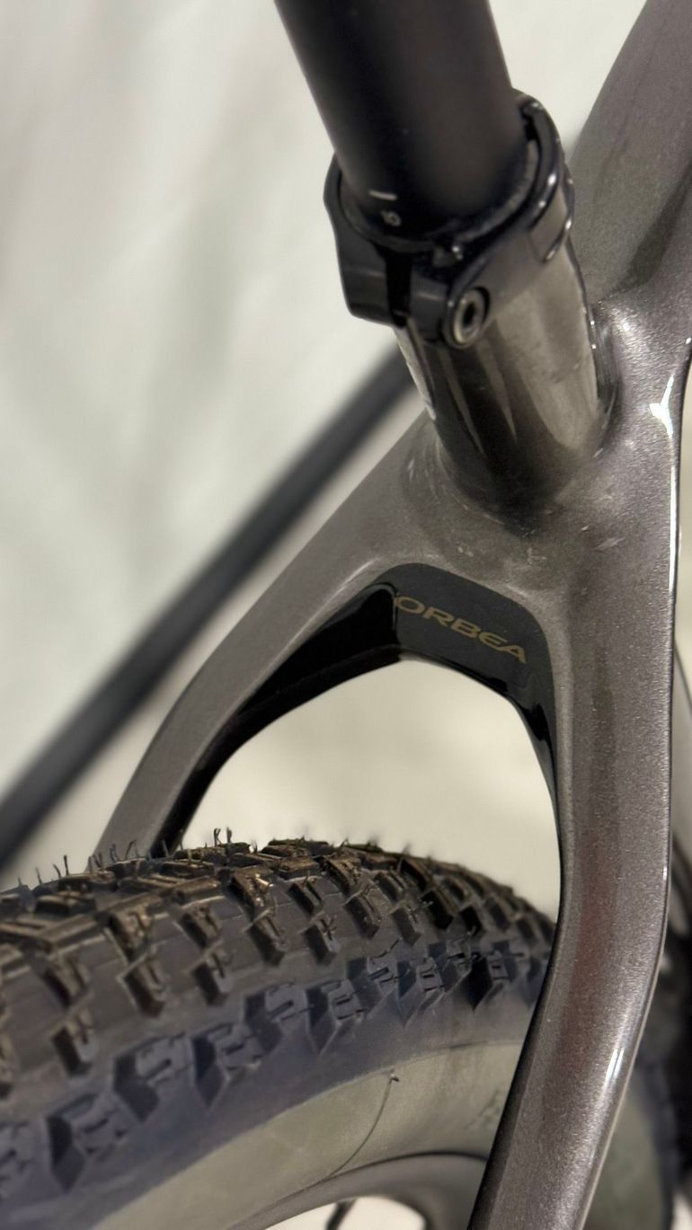 Used Orbea ALMA M50 2022 2022 Mountainbike, Black, 29 — image 11 of 15
