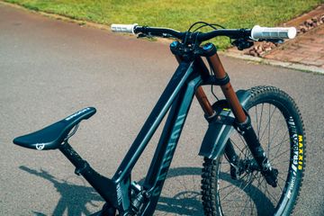 Käytetty Canyon Sender CFR FMD 2021 2021 Mountainbike — kuva 3 / 7