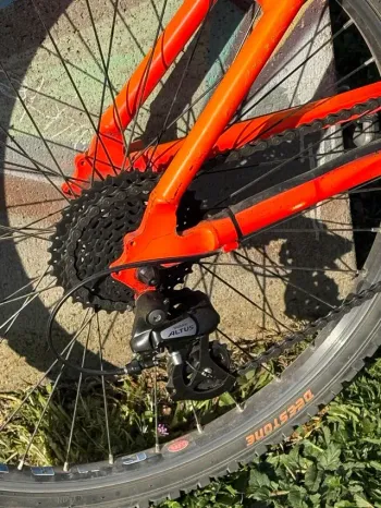 Used Klein Pinnacle 1993 Mountainbike, Orange — image 2 of 4