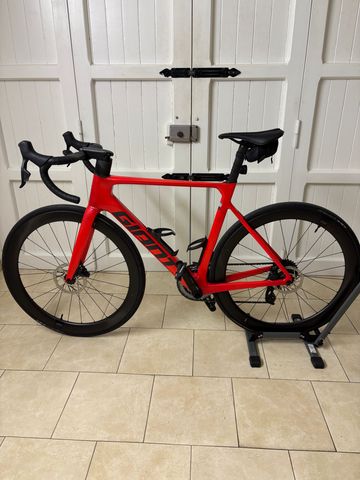 Giant Propel Advanced Pro 1 2023 2023 Road & Gravel usato, Rosso — immagine 2 di 7