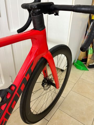 Giant Propel Advanced Pro 1 2023 2023 Road & Gravel usato, Rosso — immagine 6 di 7