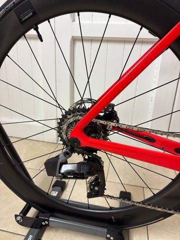Giant Propel Advanced Pro 1 2023 2023 Road & Gravel usato, Rosso — immagine 3 di 7