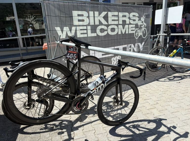 Used BMC Teammachine Shimano 105 Di2 2023 Road & Gravel, Black — image 1 of 9