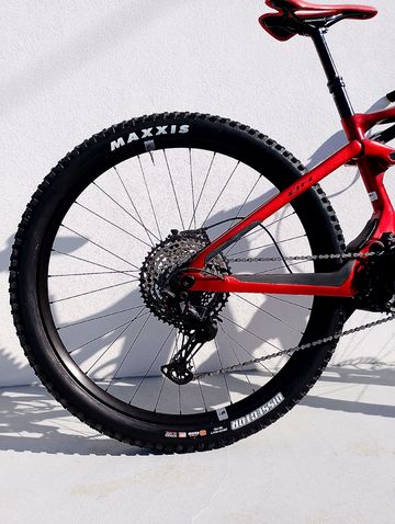 BH ATOMX LYNX PRO 9.8 2024 2024 Mountainbike usato, Rosso — immagine 6 di 8