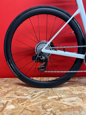 Used BMC Teammachine SLR01 Three 2026 2025 Road & Gravel, Weiß — image 3 of 7