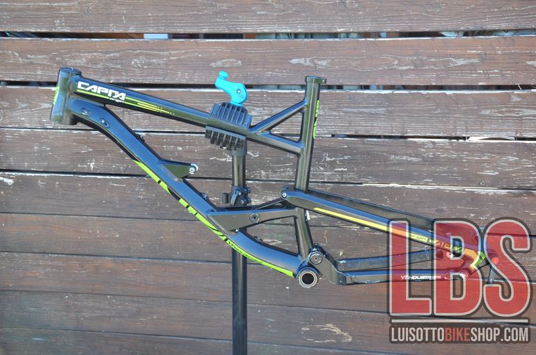 2015 Yt Yt Capra Green 2015 YT Capra CF Frame Large Dual