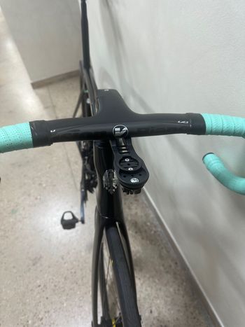 Used Bianchi Oltre Shimano Ultegra Di2 2021 Road & Gravel