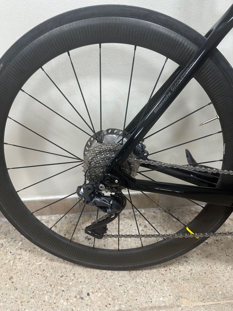 Used Bianchi Oltre Shimano Ultegra Di2 2021 Road & Gravel, Black — image 3 of 8