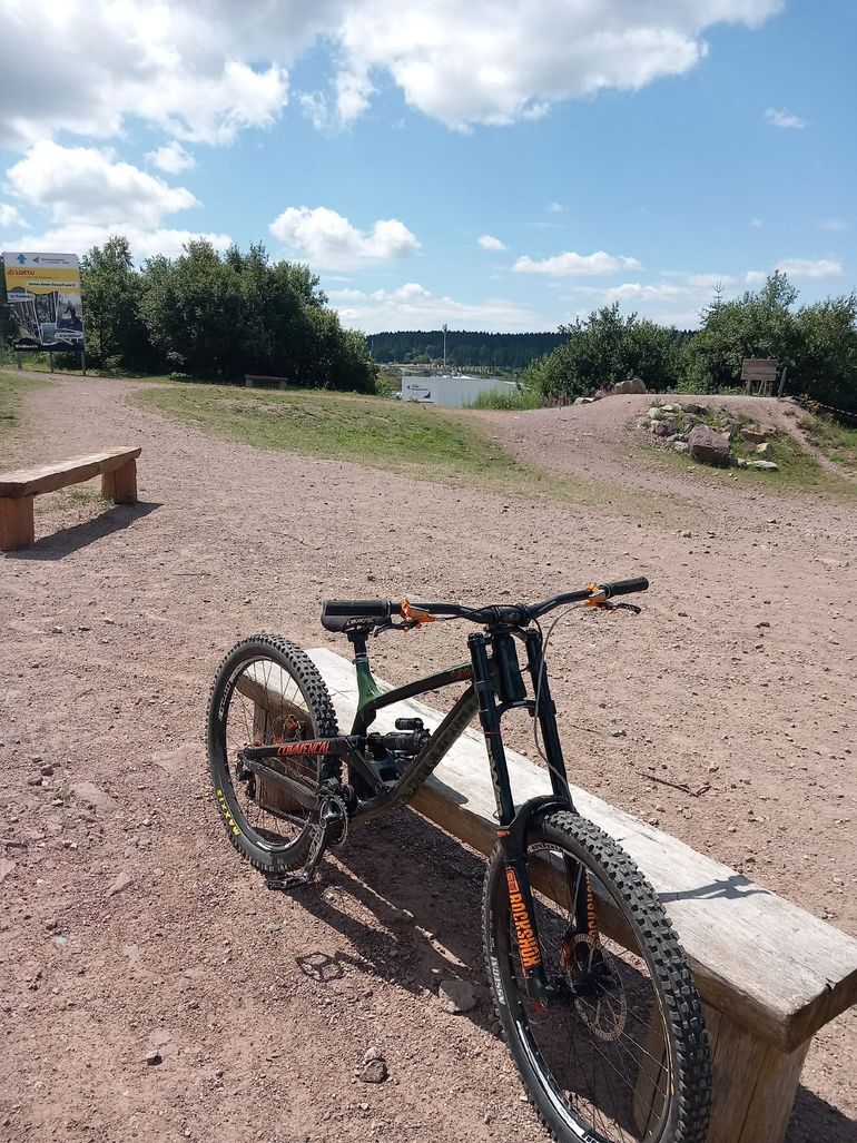 Used Commencal SUPREME DH Single Speed / Fixed Gear 2018 Mountainbike, Green, 27.5 (650B) — image 3 of 6