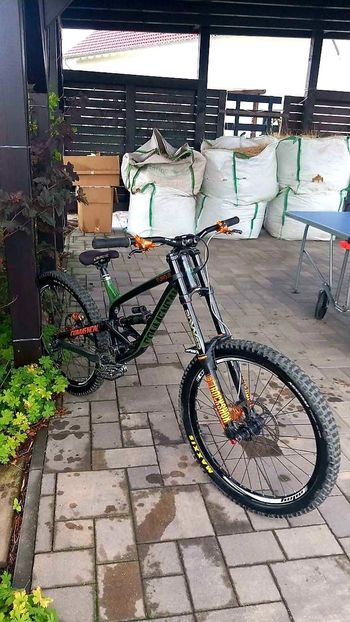 Used Commencal SUPREME DH Single Speed / Fixed Gear 2018 Mountainbike, Green, 27.5 (650B) — image 4 of 6