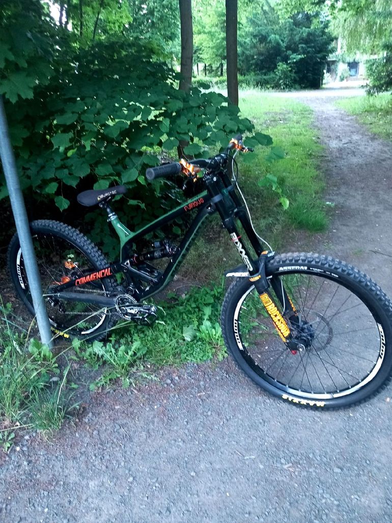 Used Commencal SUPREME DH Single Speed / Fixed Gear 2018 Mountainbike, Green, 27.5 (650B) — image 2 of 6