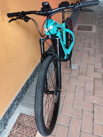 Gebrauchtes Bianchi e-Omnia X-Type Deore 2024 2024 Mountainbike, Blau, 29 — Bild 1 von 7