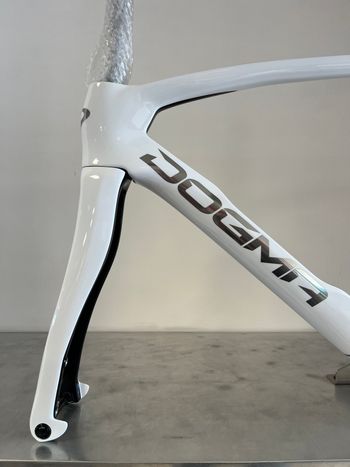 Used Pinarello Dogma Frameset 2025 Road & Gravel — image 3 of 11