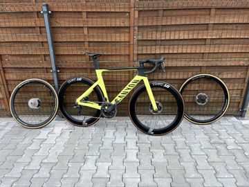 Brugt Canyon Aeroad CF SLX 8 Di2 2024 2024 Road & Gravel — billede 9 af 10