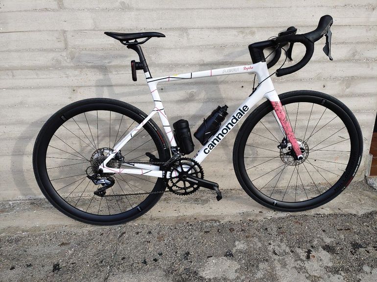 Used Cannondale SuperSix EVO Hi-MOD Disc Ultegra 2023 2023 Road & Gravel, White — image 1 of 3