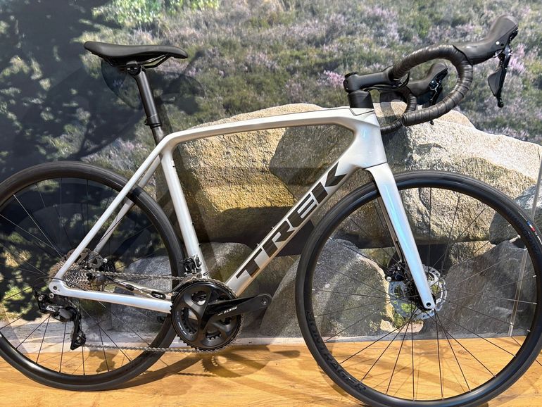 TREK EMONDA SL5 DISC 2022年 Trek Emonda SL 5 (2022) Gołaś Bikes - Sklep i Serwis Rowerowy
