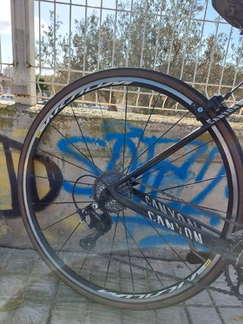 Used Canyon Ultimate CF SL 2017 Road & Gravel — image 3 of 6