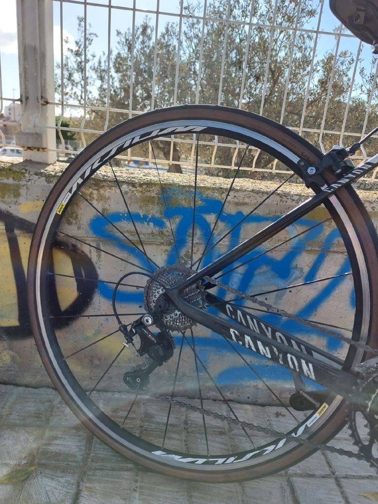 Used Canyon Ultimate CF SL 2017 Road & Gravel — image 3 of 6