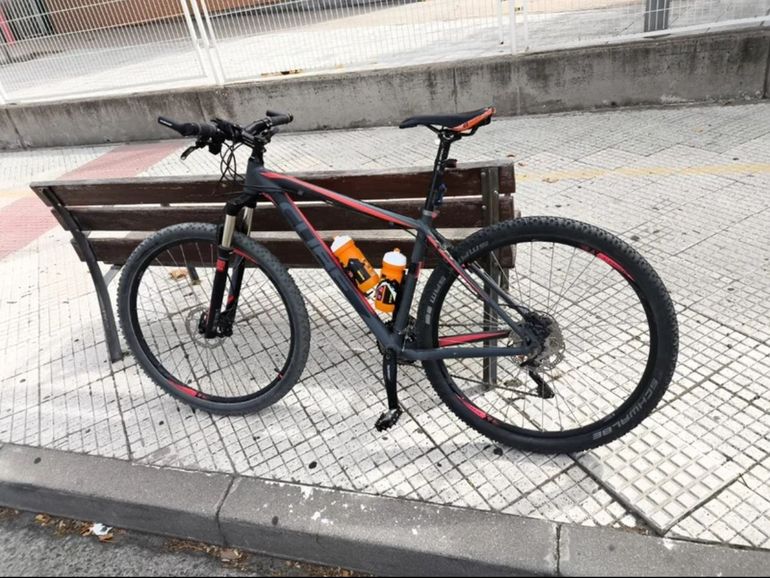 Used CUBE ACID 2019 2019 Mountainbike, Light Gray, 27.5, 29 — image 1 of 6