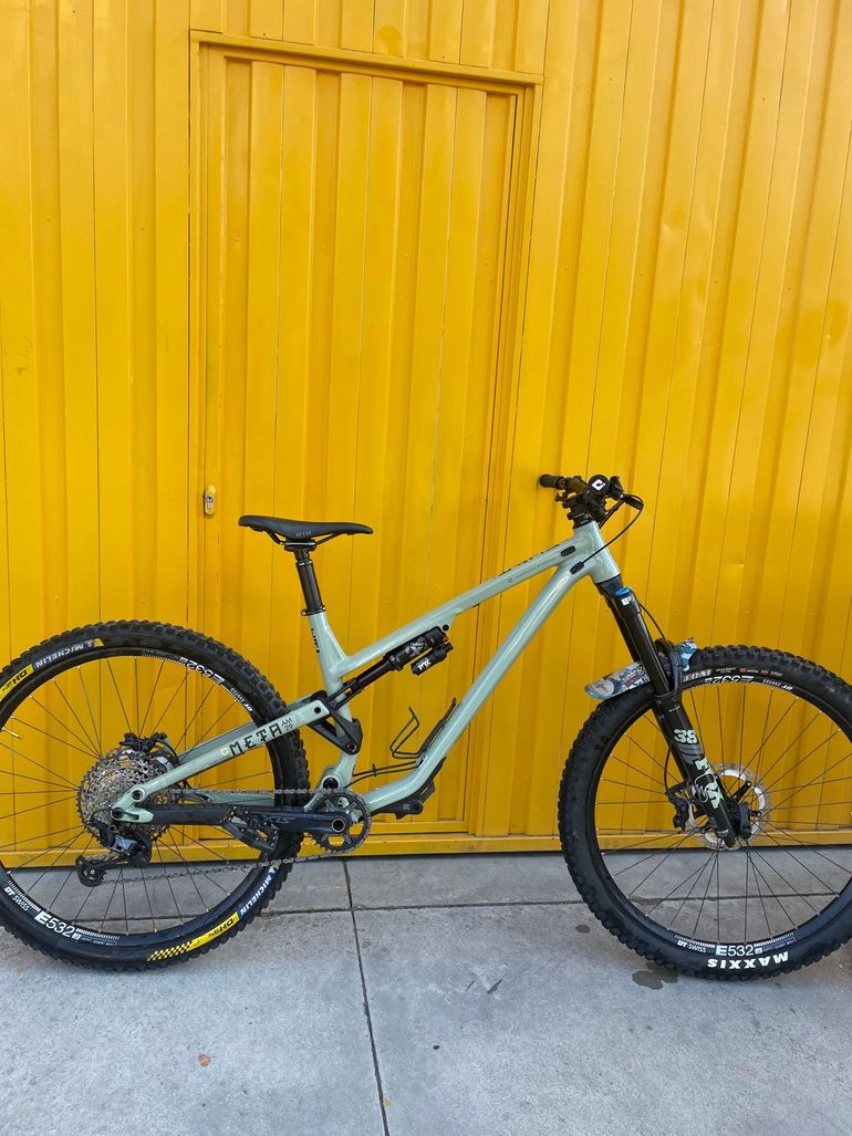 Commencal Meta Am Essential 2021 Commencal Clash Essential Shimano