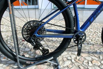 Lapierre Prorace CF 9.9 2025 2025 Mountainbike usato, Blu — immagine 2 di 7