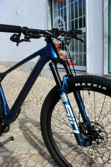 Lapierre Prorace CF 9.9 2025 2025 Mountainbike usato, Blu — immagine 5 di 7
