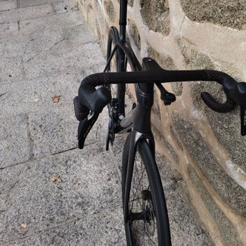 Used Trek Emonda Shimano 105 Di2 2023 Road & Gravel, Schwarz — image 10 of 10