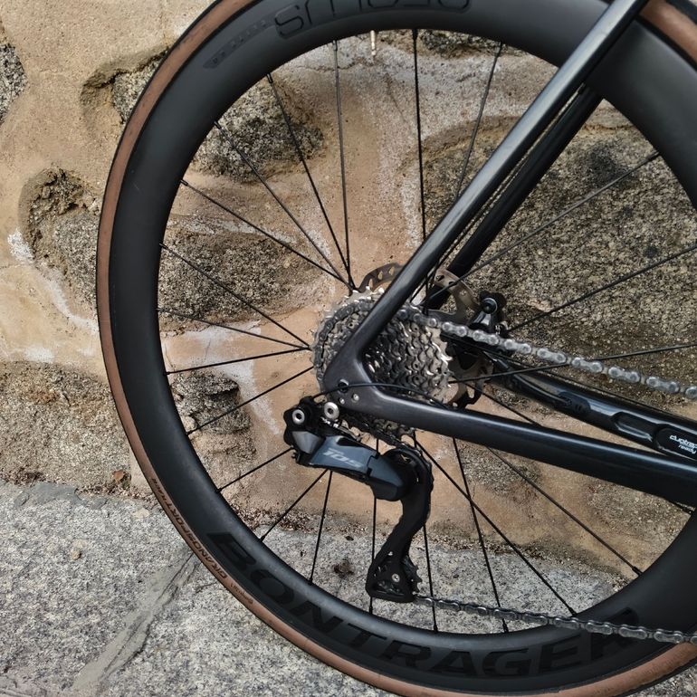 Used Trek Emonda Shimano 105 Di2 2023 Road & Gravel, Schwarz — image 5 of 10