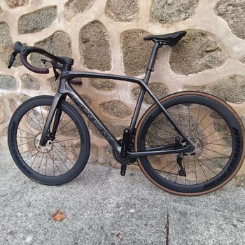 Used Trek Emonda Shimano 105 Di2 2023 Road & Gravel, Schwarz — image 8 of 10