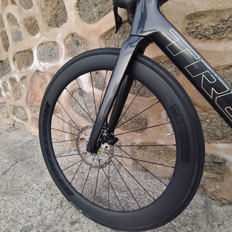 Used Trek Emonda Shimano 105 Di2 2023 Road & Gravel, Schwarz — image 3 of 10