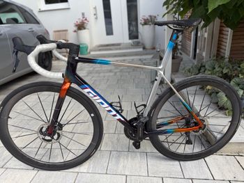 Used Giant Gia 2025 Road & Gravel, Blue — image 1 of 12