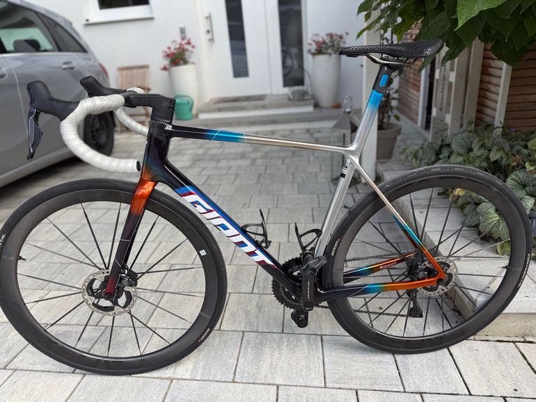 Used Giant Gia 2025 Road & Gravel, Blue — image 1 of 12