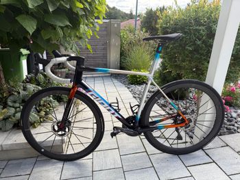 Used Giant Gia 2025 Road & Gravel, Blue — image 2 of 12