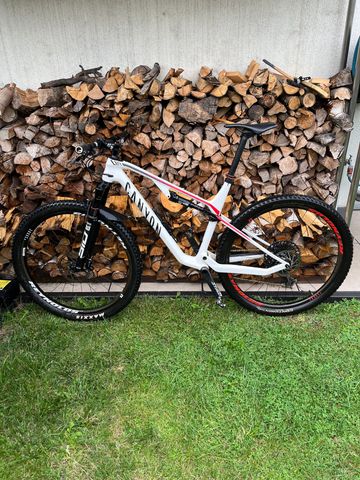 Używany Canyon Lux CF 8 2021 2021 Mountainbike — zdjęcie 2 z 3