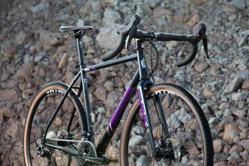 Bombtrack HOOK 2023 2023 Road & Gravel usato, Nero — immagine 2 di 19