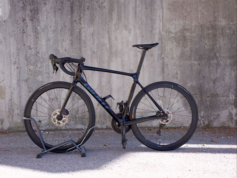 Used Giant TCR Advanced Pro Disc 2 2021 2021 Road & Gravel — image 2 of 7