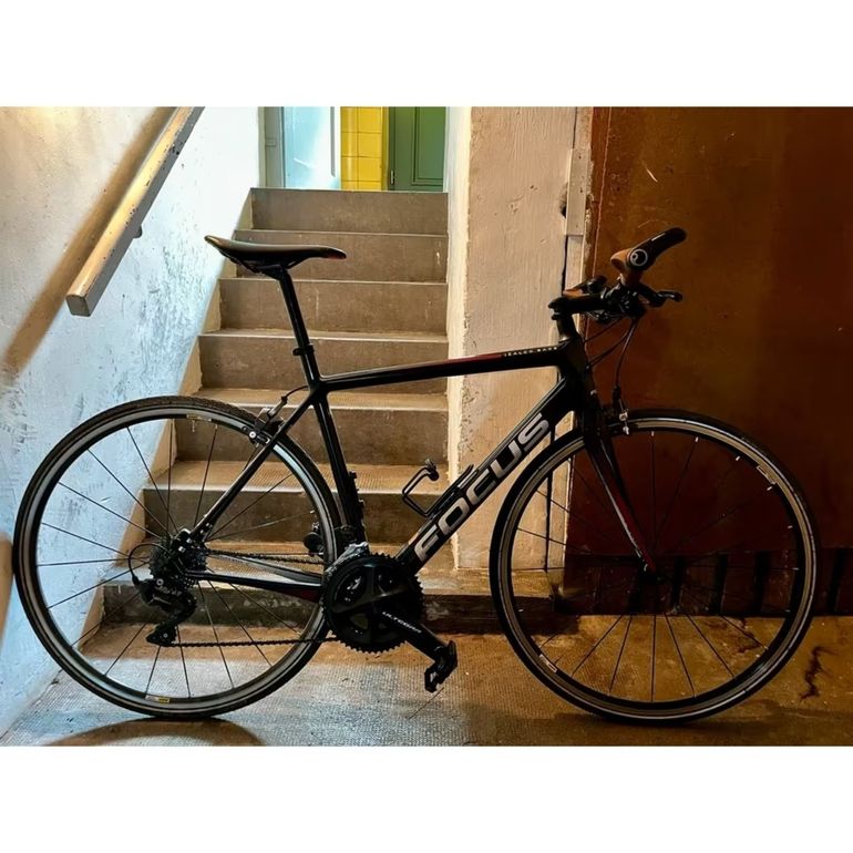 nakaFOCUS Izalco Race／ULTEGRA Di2 11速 Focus IZALCO RACE Ultegra Di2 2018 — Price & Specs | 2BX