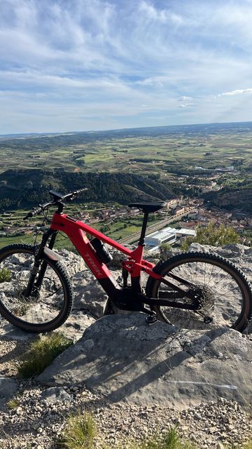Gebrauchtes Trek Rail+ 5 Gen 5 2025 2025 Mountainbike, Rot, 27.5 — Bild 2 von 7