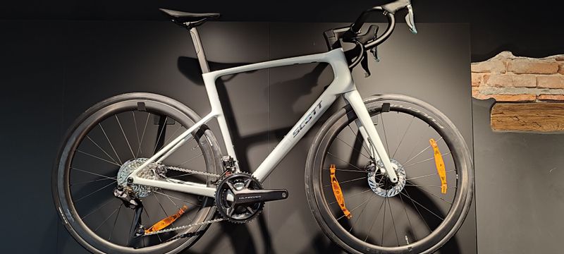Used Scott NUOVA ADDICT 20 2026 ULTEGRA DI2 2025 Road & Gravel
