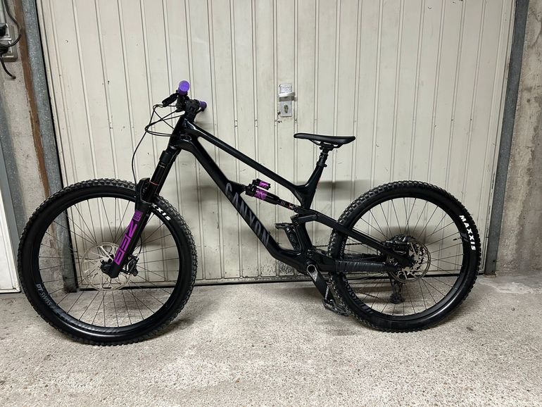 Canyon Torque SRAM GX Eagle 2024 Mountainbike usato, Nero — immagine 2 di 8