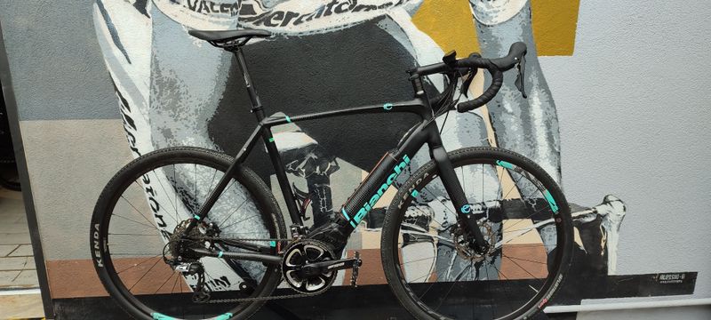 Gebrauchtes Bianchi Impulso e-Allroad GRX 600 2023 2023 Road & Gravel, Schwarz — Bild 1 von 4