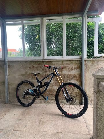 Used Saracen Myst Team 29 2021 2021 Mountainbike, White, 29 — image 1 of 3