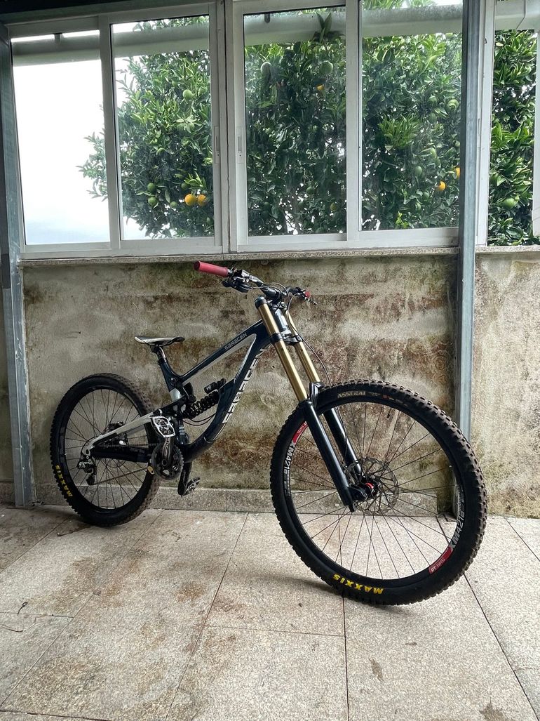 Used Saracen Myst Team 29 2021 2021 Mountainbike, White, 29 — image 3 of 3