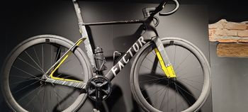 Used Factor FACTOR OSTRO VAM GEOMETRIC KIT FRAME Frameset 2024 Road & Gravel