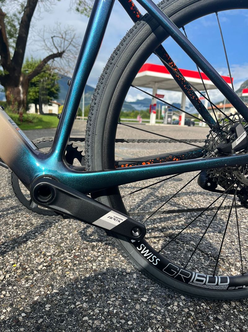 Used Cannondale Supersix SRAM Apex 2024 Road & Gravel, White — image 6 of 7